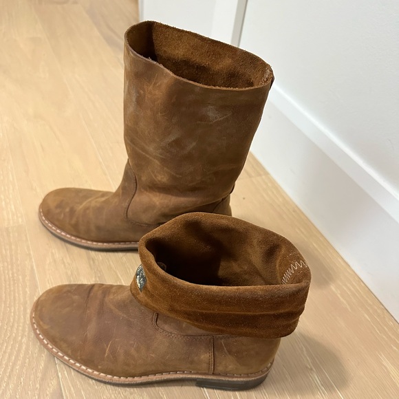 Roots suede boots, size 6.5. - Picture 2 of 4